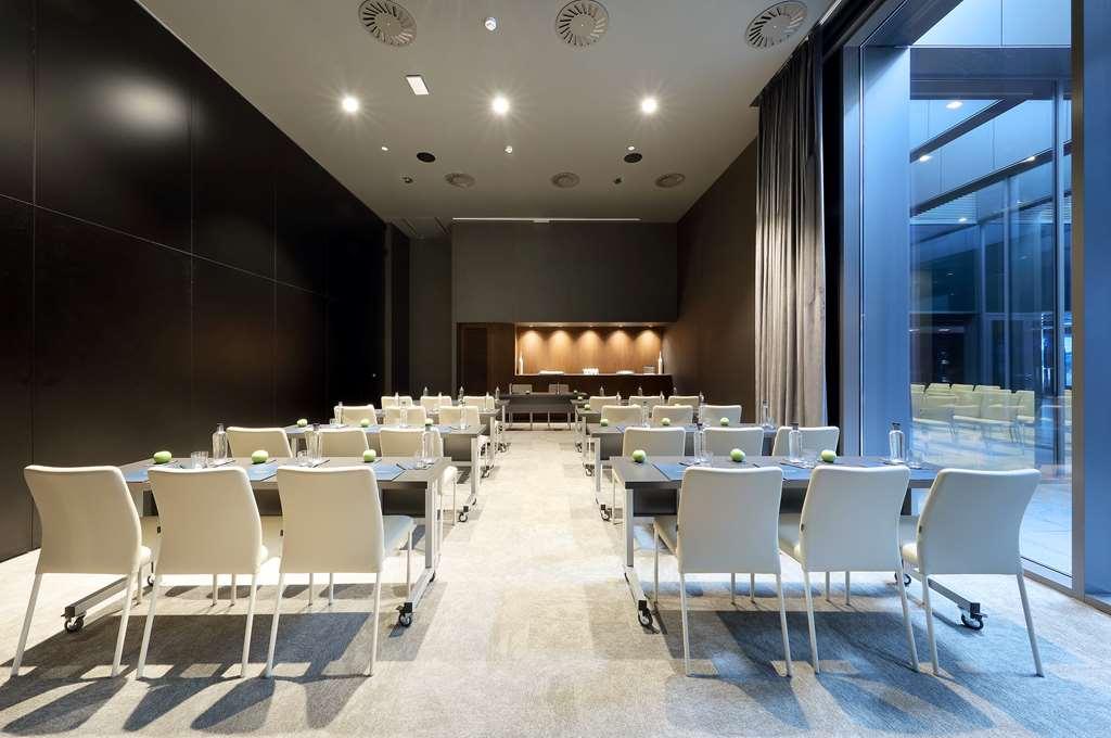 Hotel Sb Glow Барселона Удобства фото